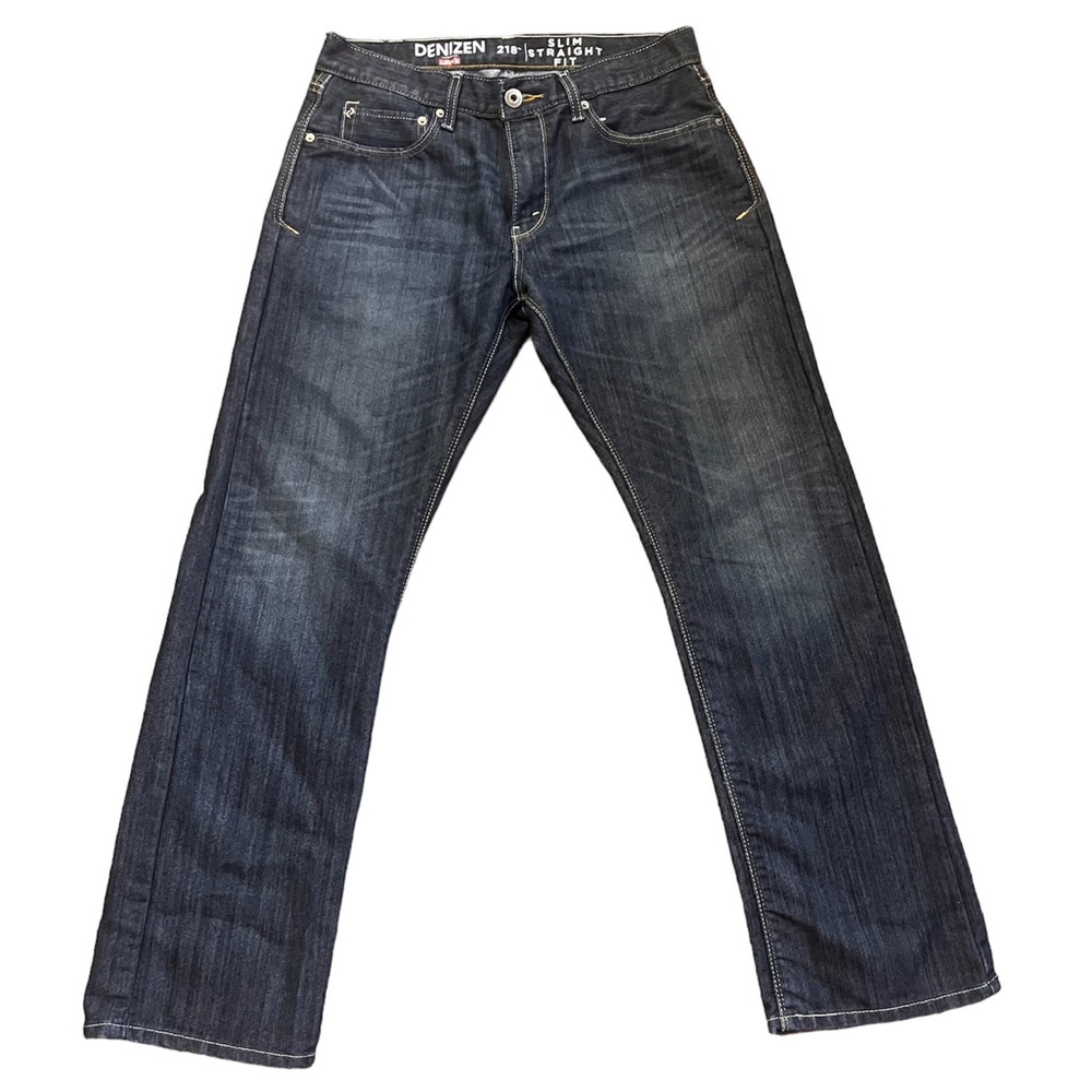Men’s Denizen Levi’s- 32x30- slim straight fit- dark wash. Like new.